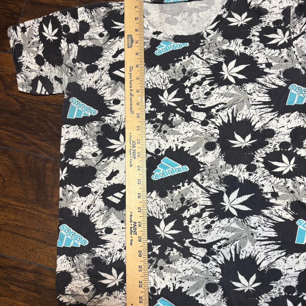 Adidas tshirt approximately size large - Picture 2 of 5